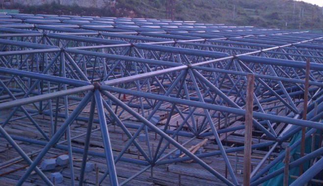 郑州概述网架加工公司对网架保温隔热的办法